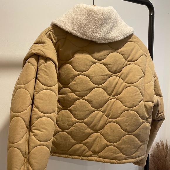 Last 1! NADINE QUILTED FAUX SHEARLING JACKET KHAKI - Picture 4 of 12